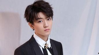 王俊凯的生活照,生活照中的阳光少年