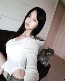 韩国美女主播衣服,衣橱里的时尚密码